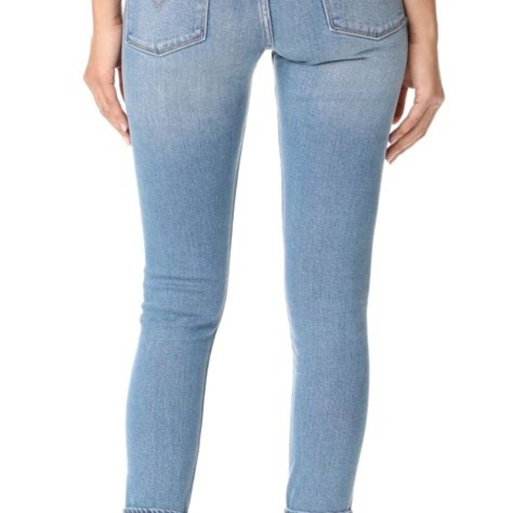 721 Levi's High Rise Skinny Jeans (Medium wash), Size 29